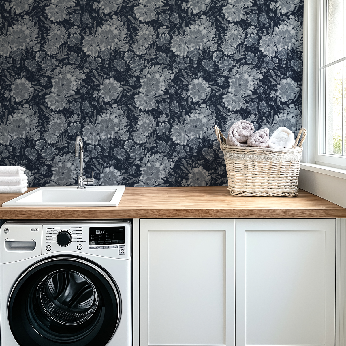 Sierra - Navy & White